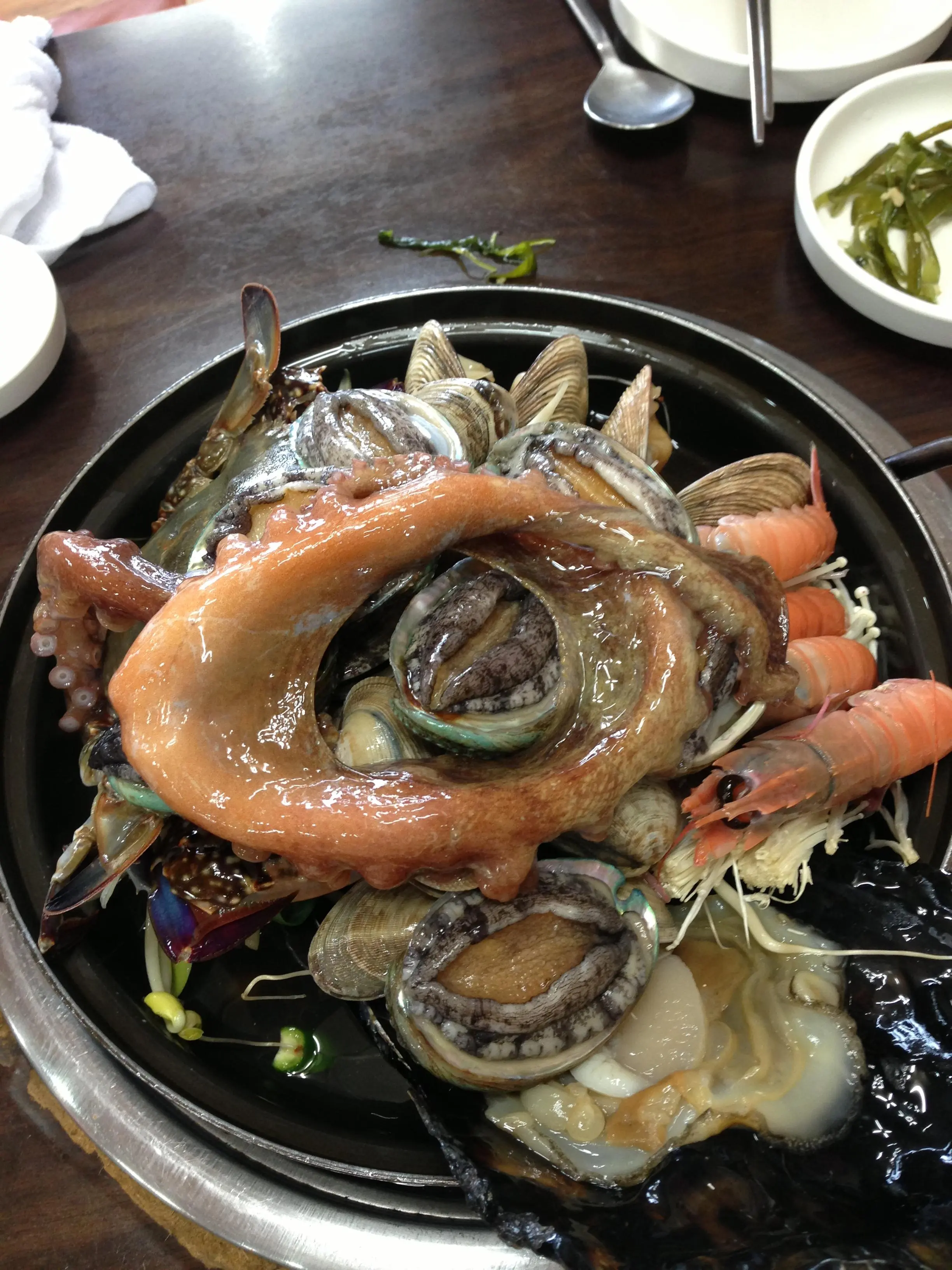 Ieodo Abalone Restaurant (이어도전복해물전문점)