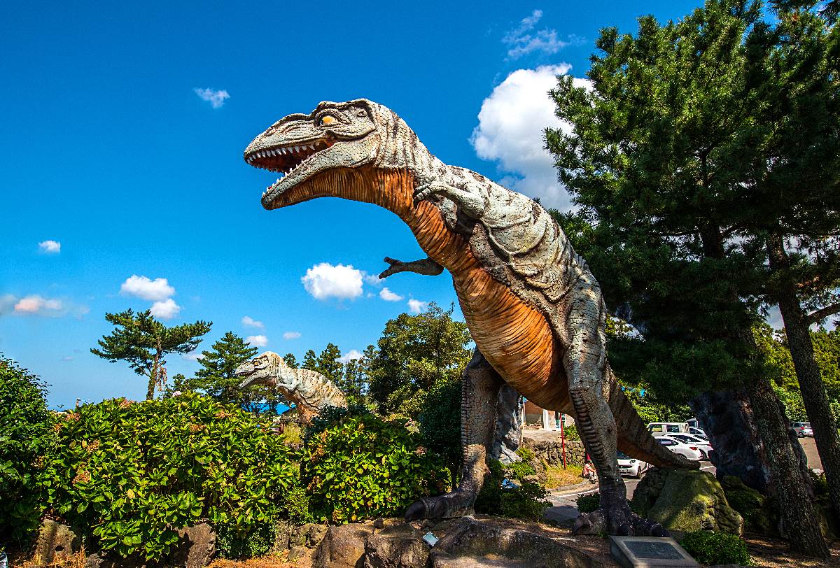 A dinosaur theme park for families