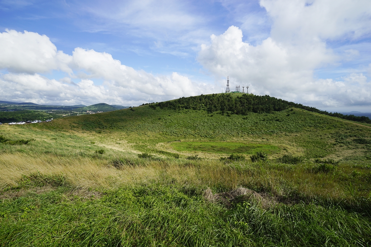 Geum (Geumak) Oreum Volcanic Cone and Wangmae Crater Lake
