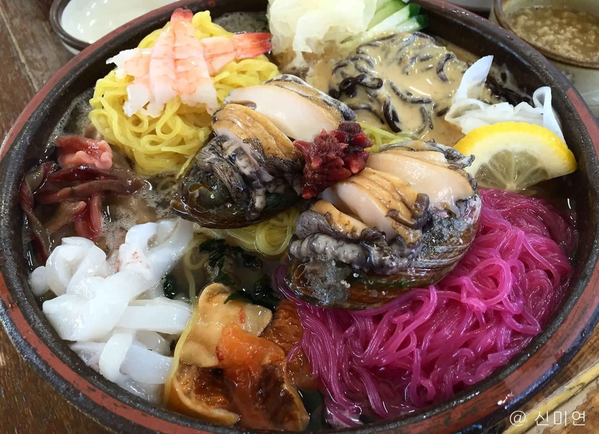 Visit Jeju : オガネチョンボクソルロンタン 西帰浦本店