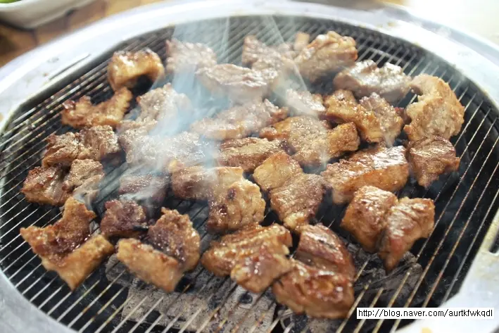 Sunsim's Hanwoo Black Pork (순심이네한우흑돼지)