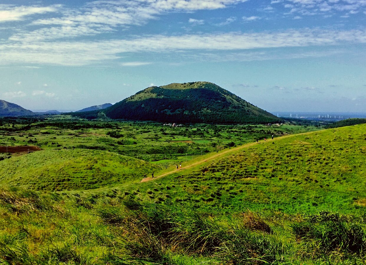 Darangswi Oreum Volcanic Cone (Wollangbong)