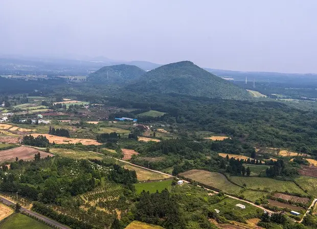 족은오름