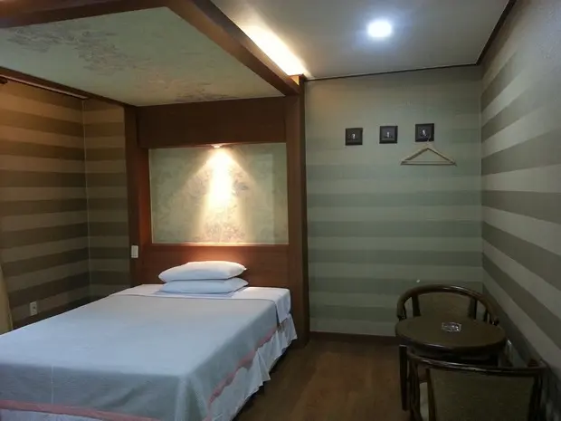 Sweet Hotel