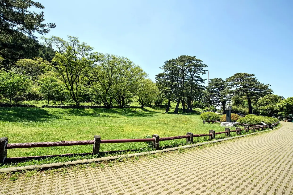 산천단