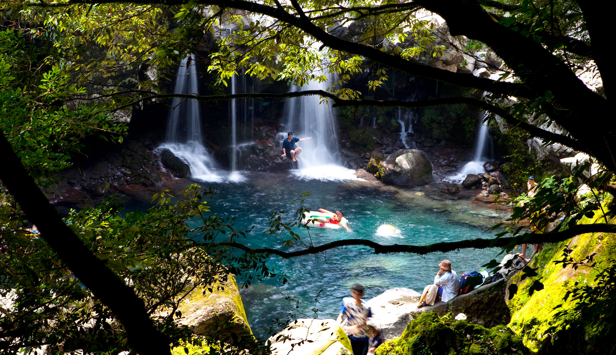 7月の見逃せない観光スポット10選　「きれいな水の中で思いっきり遊ぼう!」