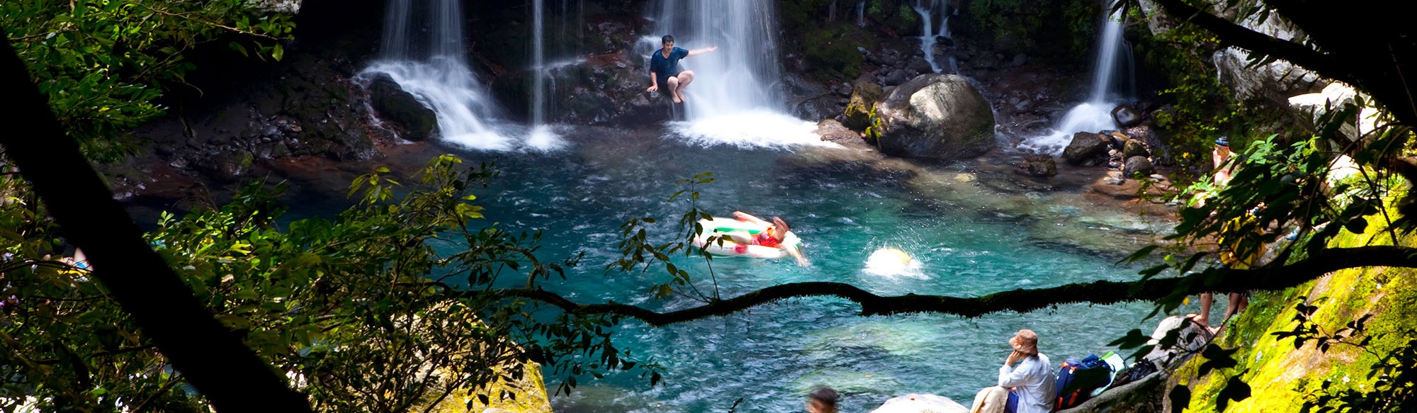 7月の見逃せない観光スポット10選　「きれいな水の中で思いっきり遊ぼう!」