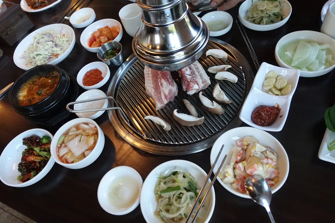 Sahaebang Black Pork (사해방흑돼지)