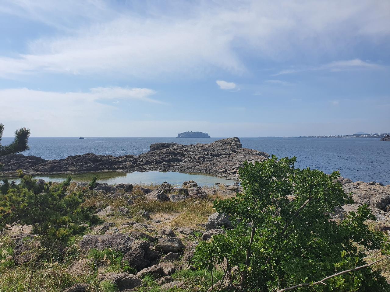 새섬에서 바라본 범섬
