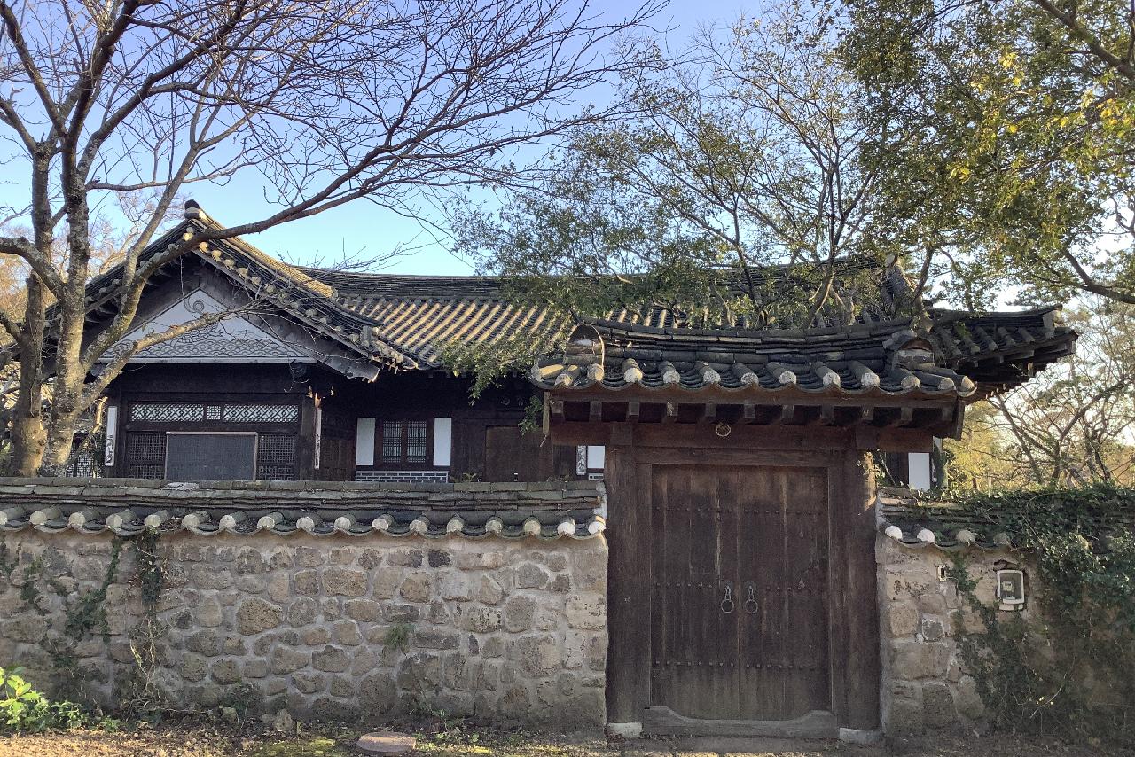 저지문화예술인마을선장헌