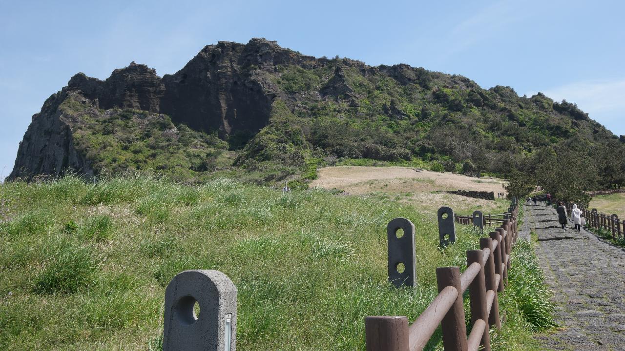 성산일출봉오르는길