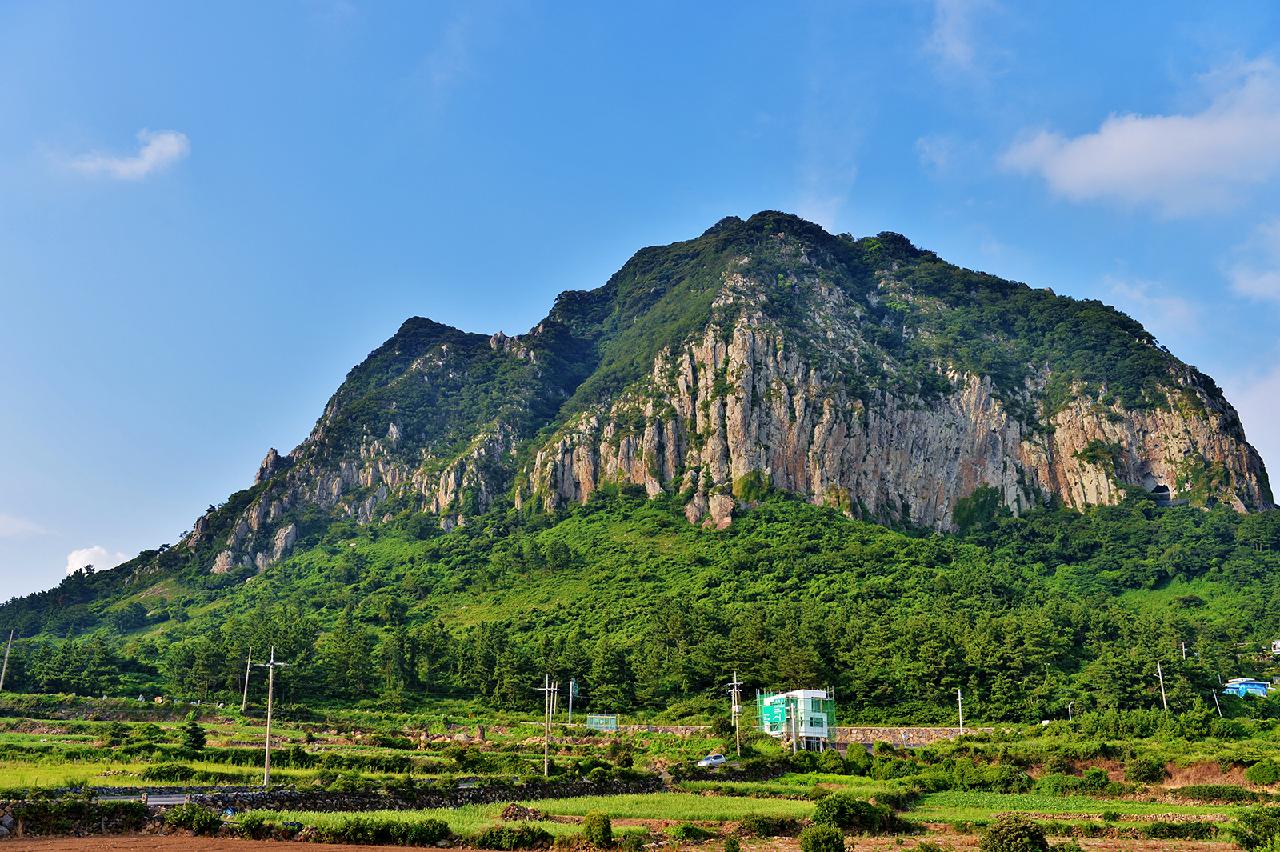 7 Geologically Significant Sites that Made Jeju a UNESCO Global Geopark