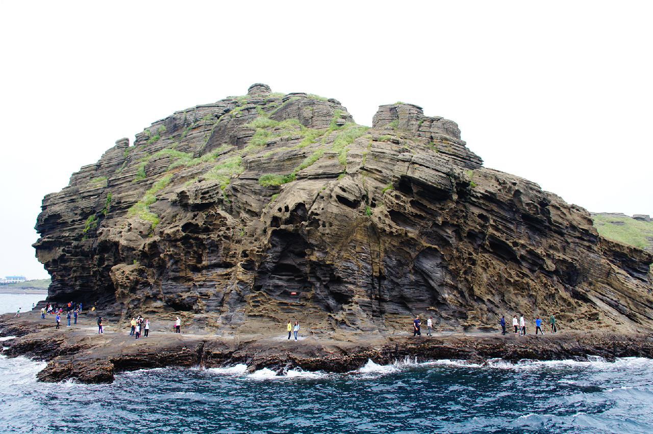 7 Geologically Significant Sites that Made Jeju a UNESCO Global Geopark