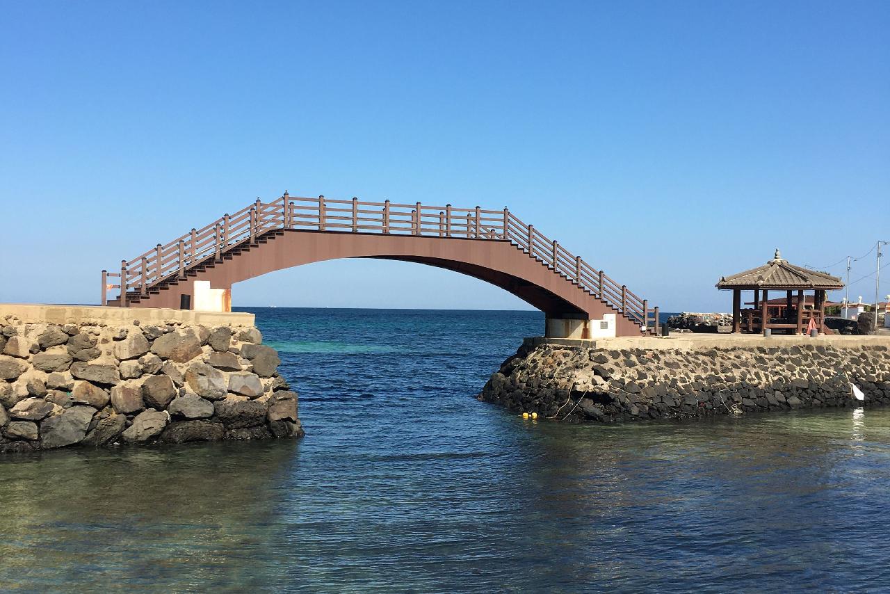 북촌마을 구름다리