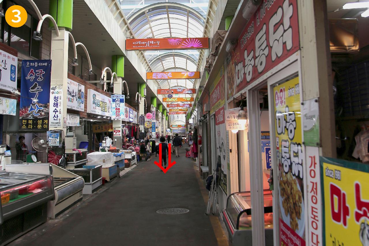 올레시장 내 차량통행 주의