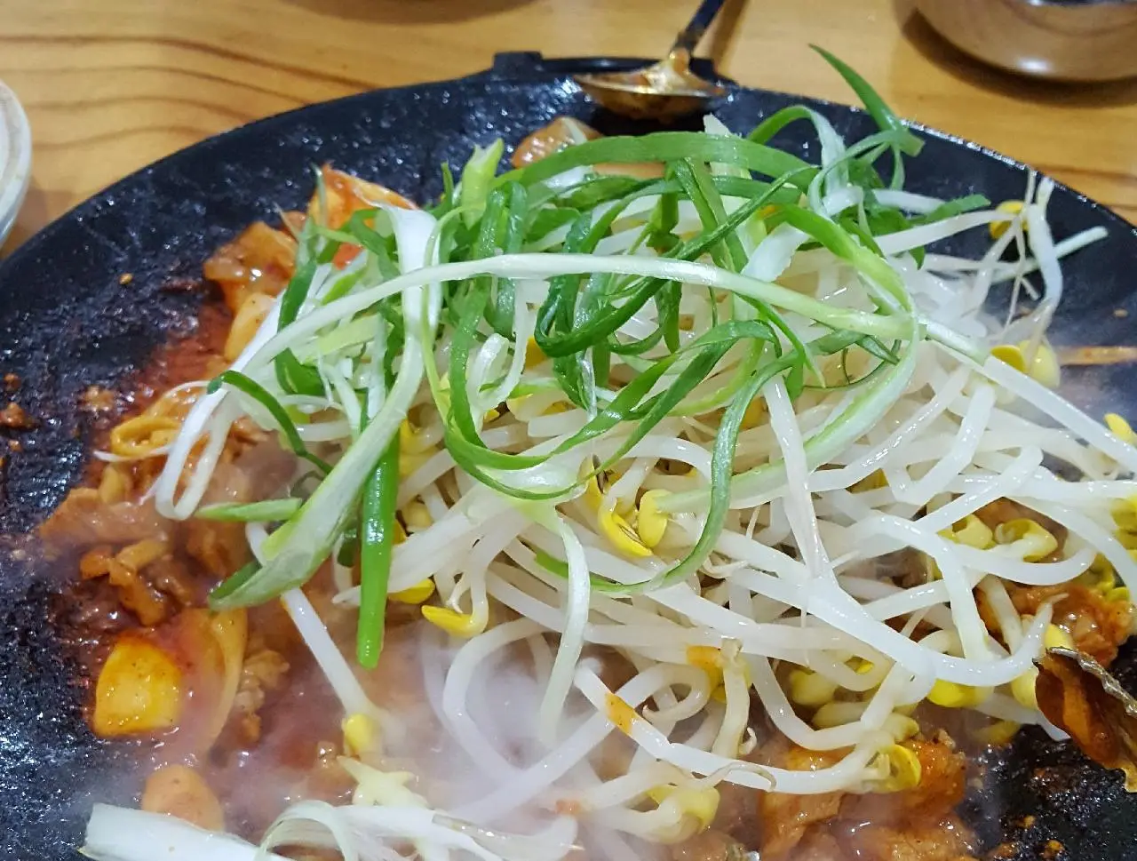 Seongsan Black Pork Stir-fry (성산흑돼지두루치기)