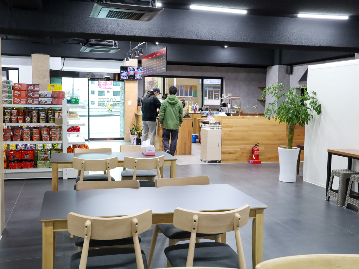 봉자커피 내부전경