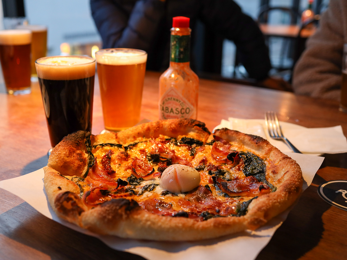 맥파이 블루버드 음식