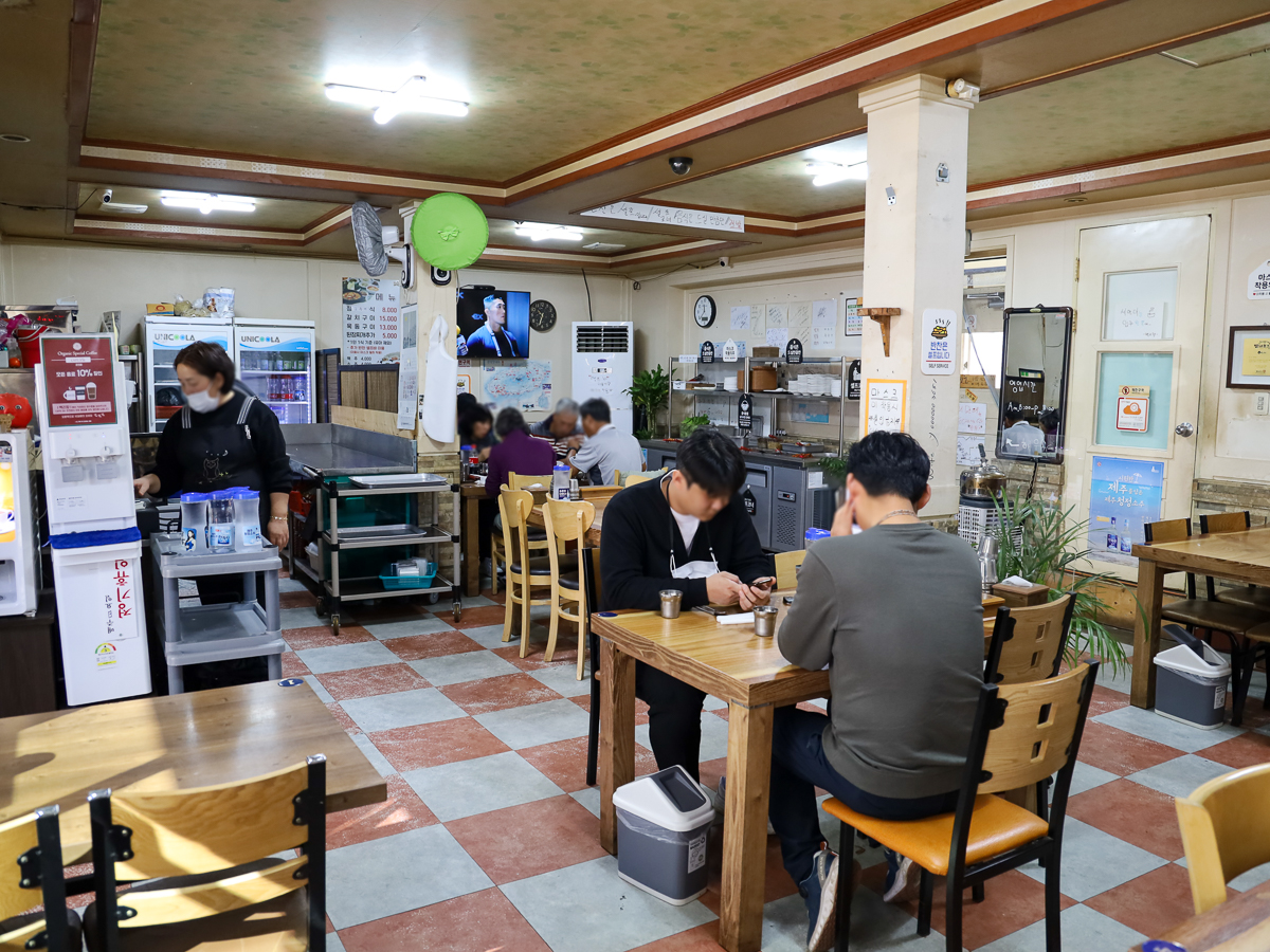 백리향 내부전경
