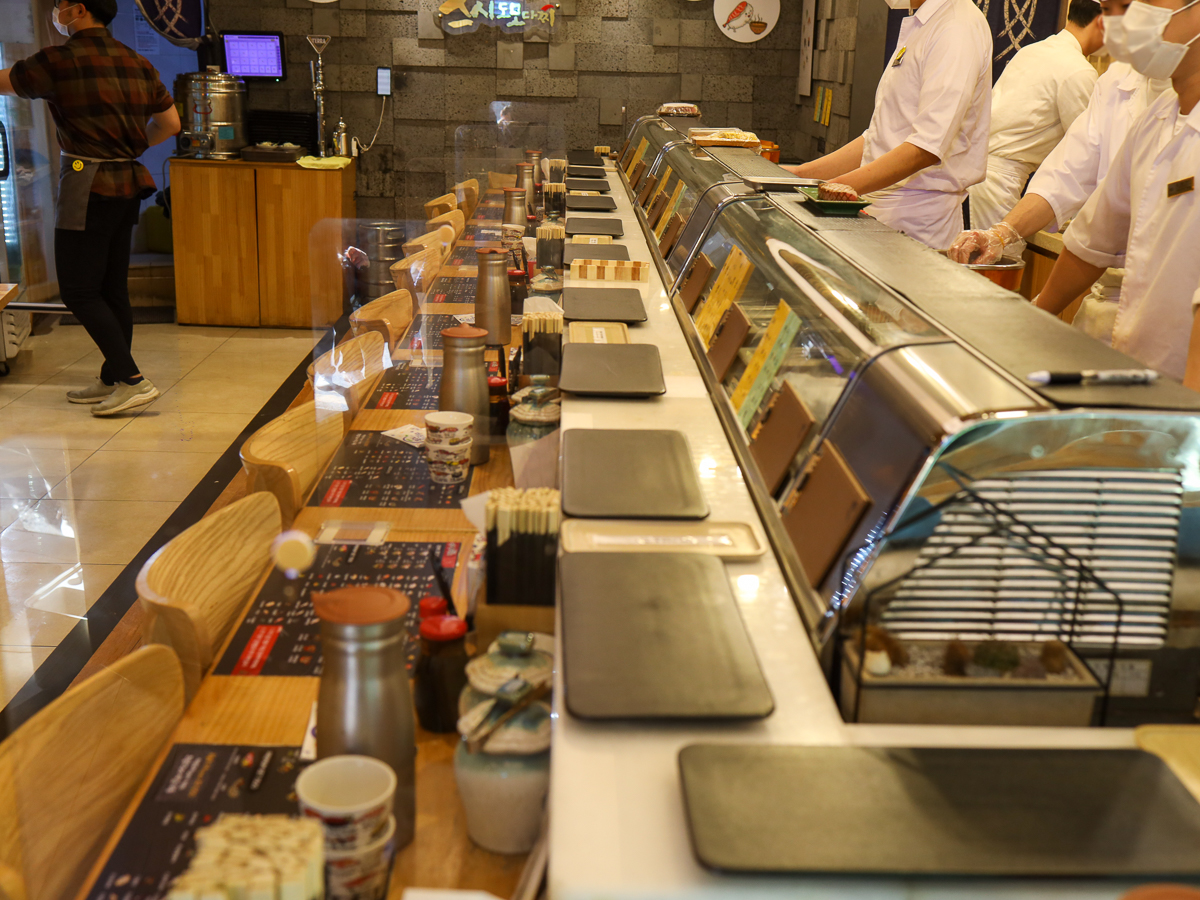 스시도모다찌 칠성점 내부전경