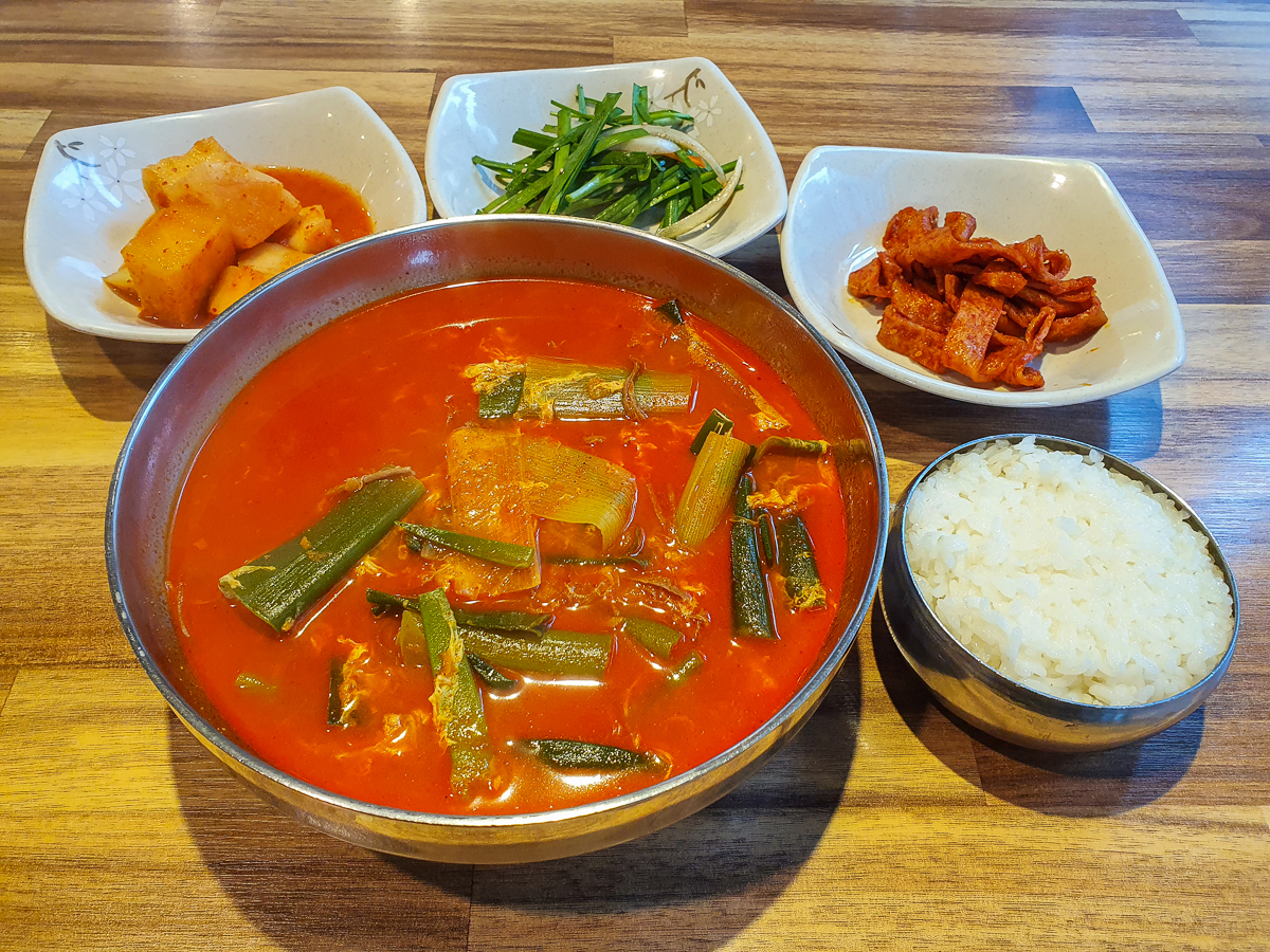 명품전통육개장 본점 음식