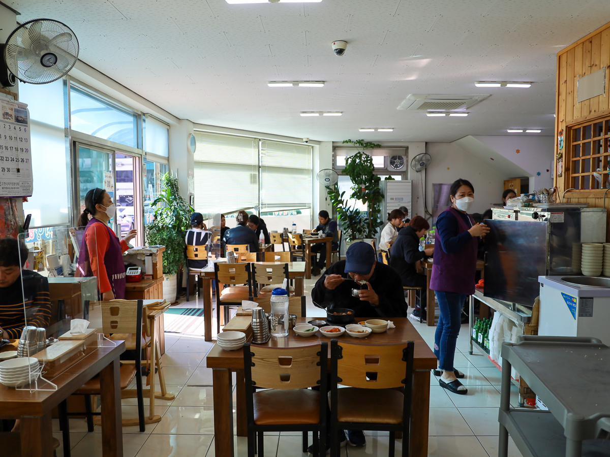 진양해장국 내부전경