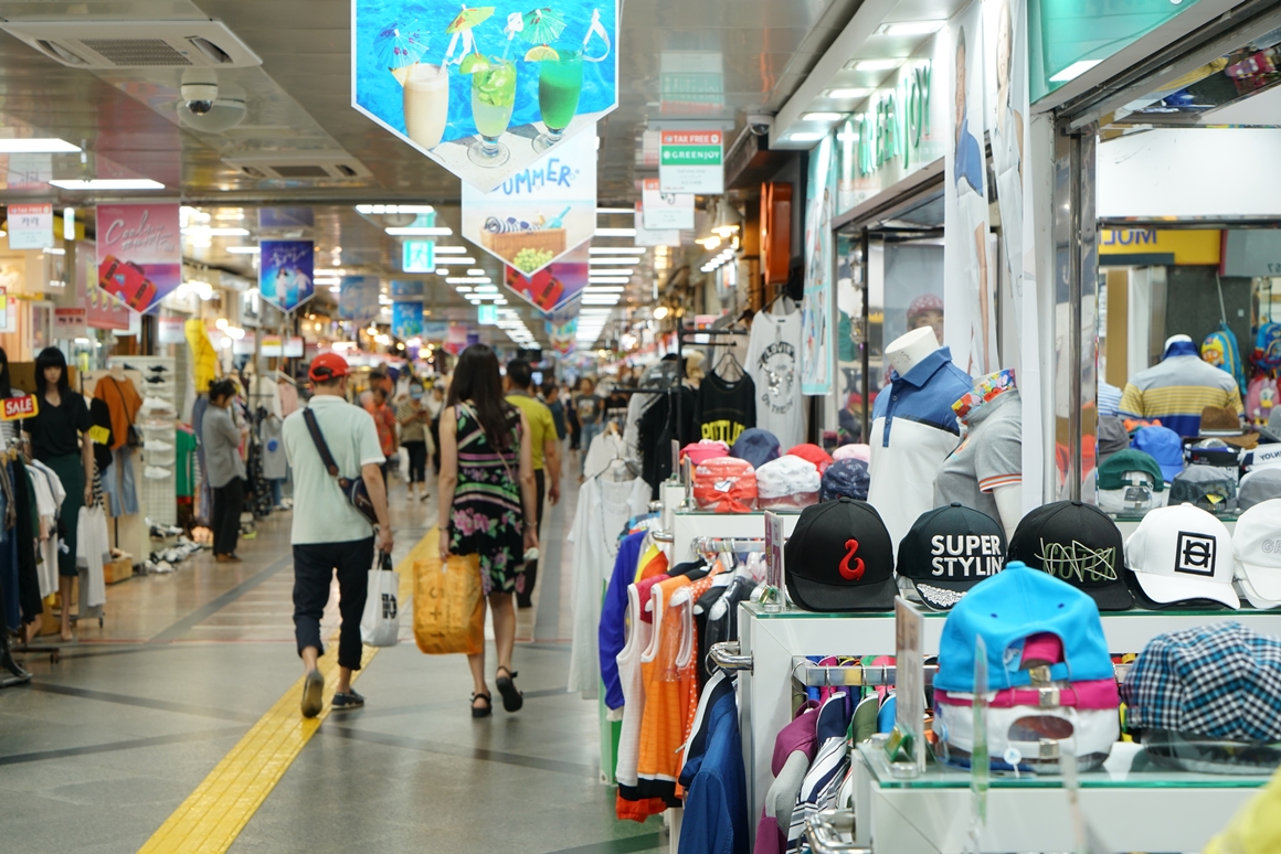 SHOPPING IN JEJU