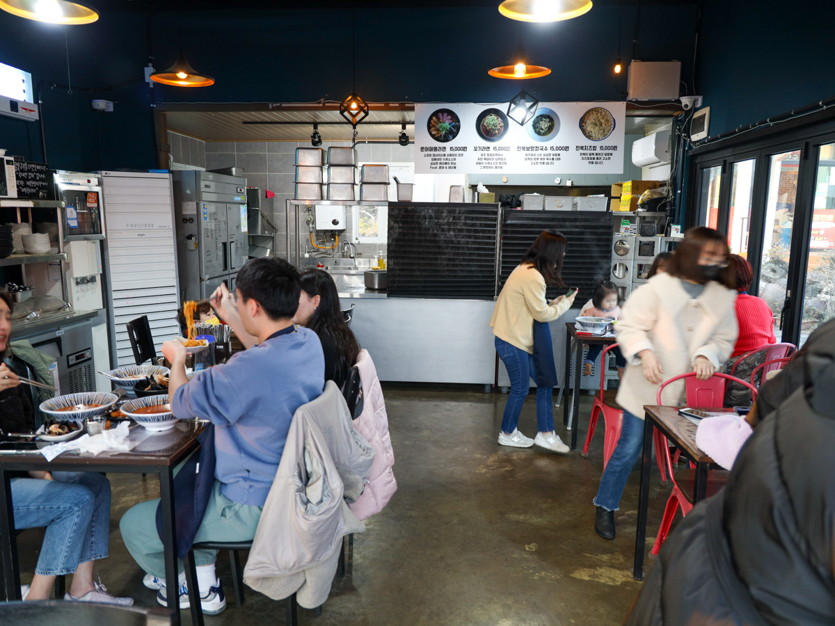 중문해물라면오빠네 내부