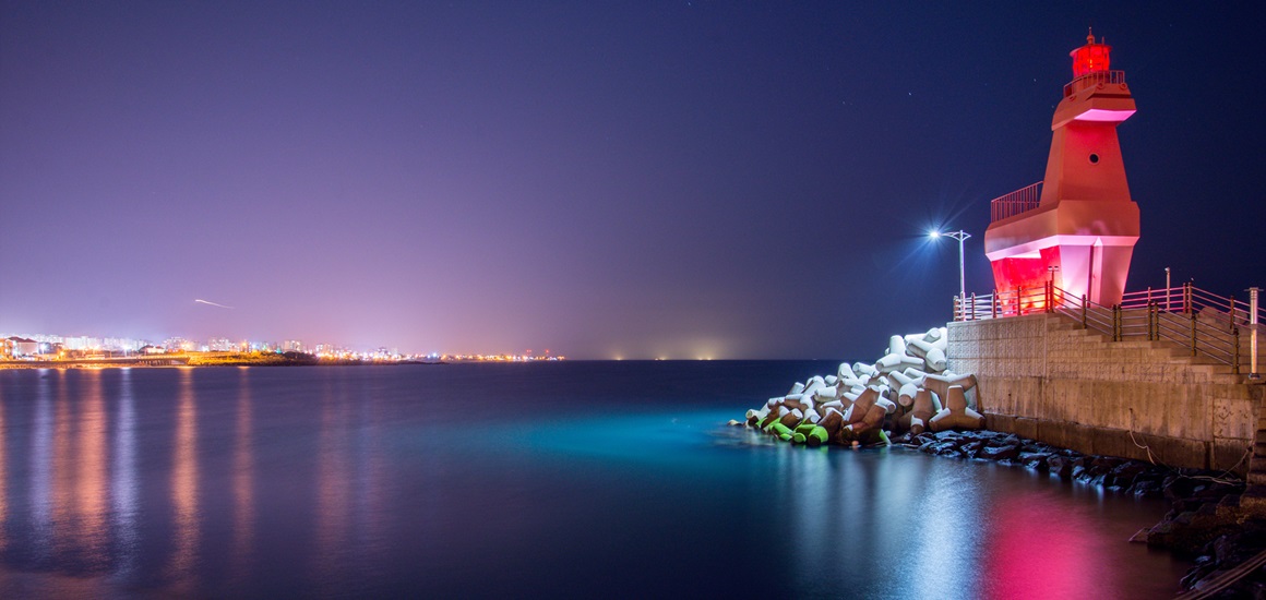 늘 자기 자리에 든든히 서있는 친구같은 <내 마음의 등대>