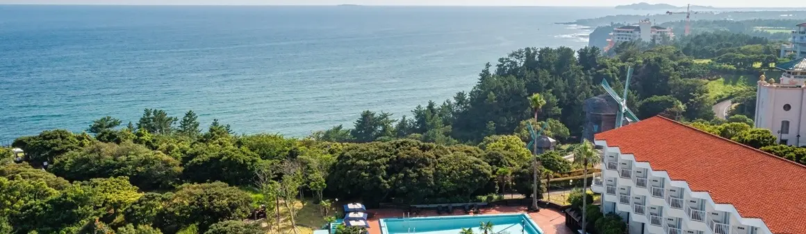 Kensington Resort Jeju Jungmun 真實度假村外觀與中門海岸景觀