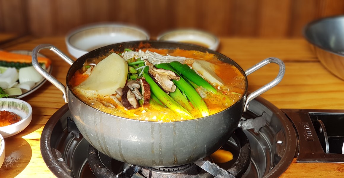 쌀쌀한 계절, 국물이 당긴다! <제주시 속풀이 국물 맛집>