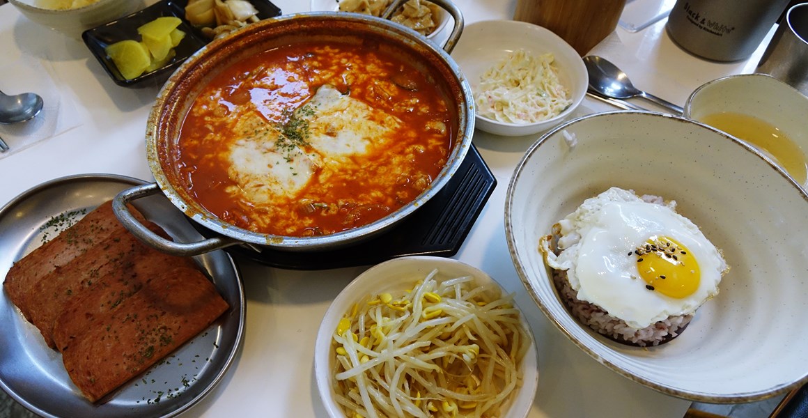 쌀쌀한 계절, 국물이 당긴다! <제주시 속풀이 국물 맛집>