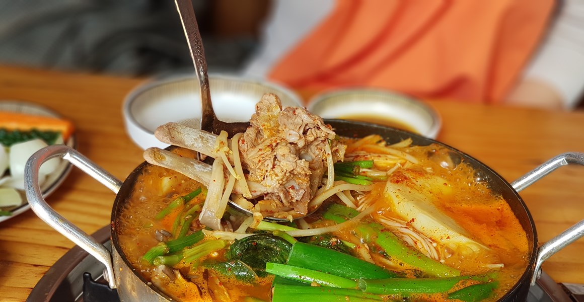 쌀쌀한 계절, 국물이 당긴다! <제주시 속풀이 국물 맛집>