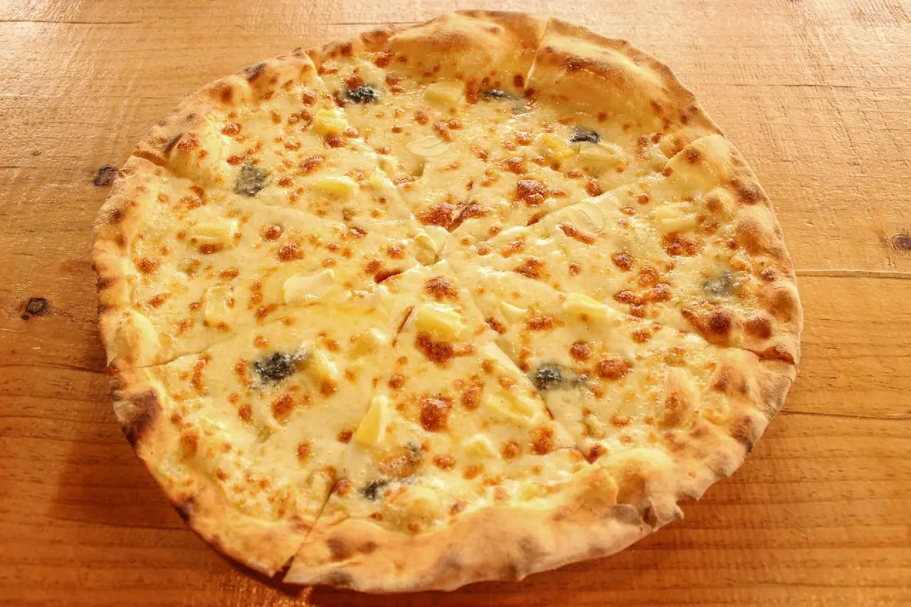 Saryeoni Forest Path Wood-fired Pizza (사려니숲길화덕피자)