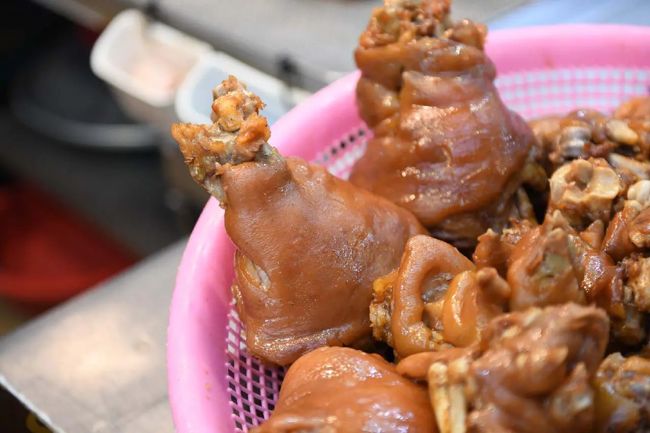 Famous Sundae Jokbal (소문난 순대족발)
