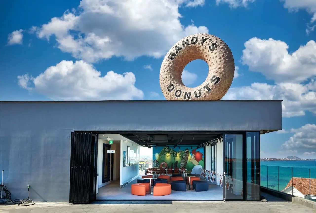 Randy's Donuts Jeju Aewol Branch (랜디스도넛 애월점)