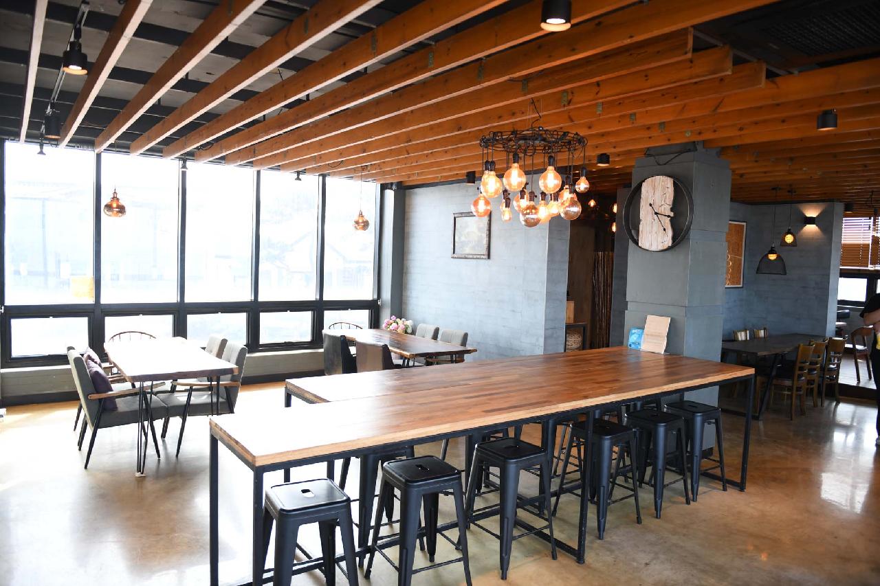 온더스톤브런치카페제주성산점