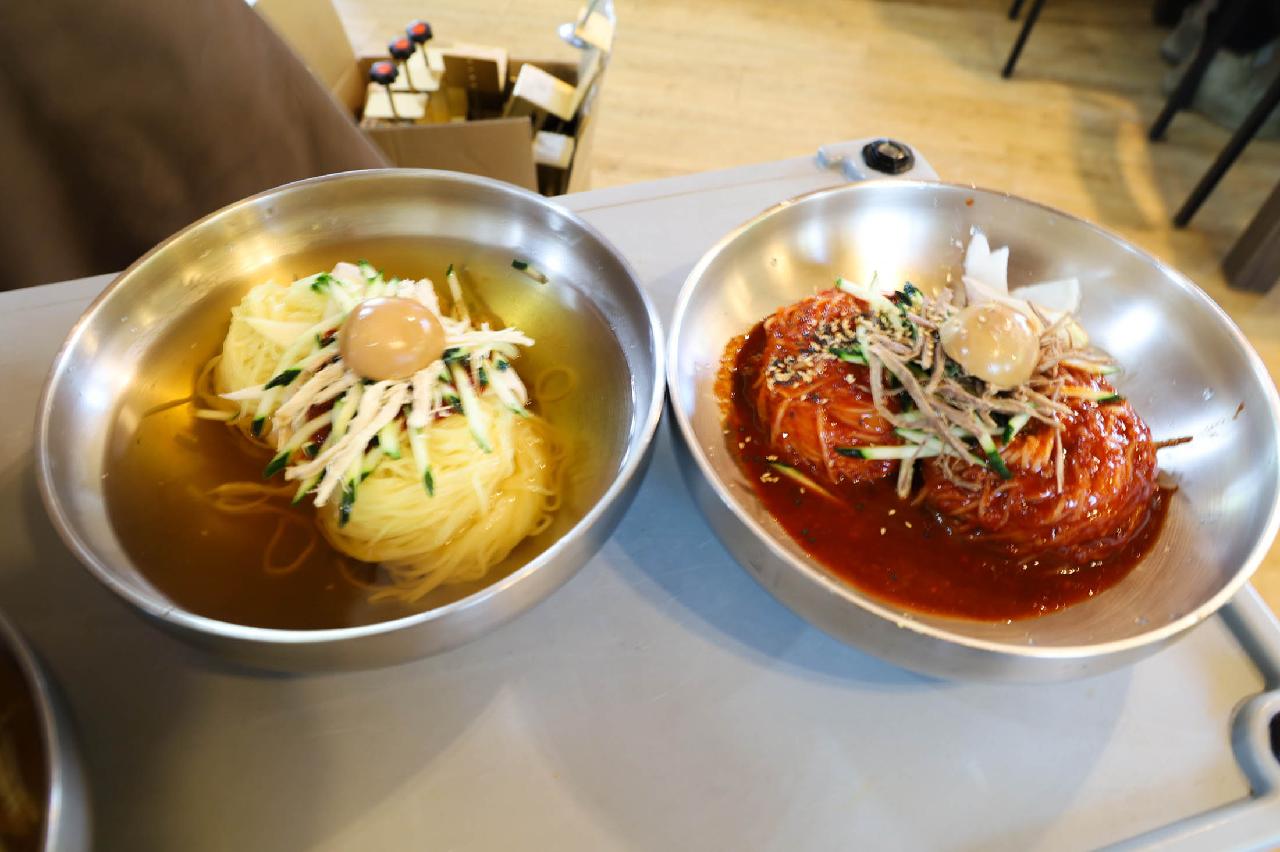 자연과사람들 밀면