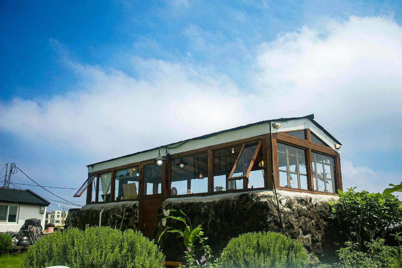 월정조용한카페앤펍-2