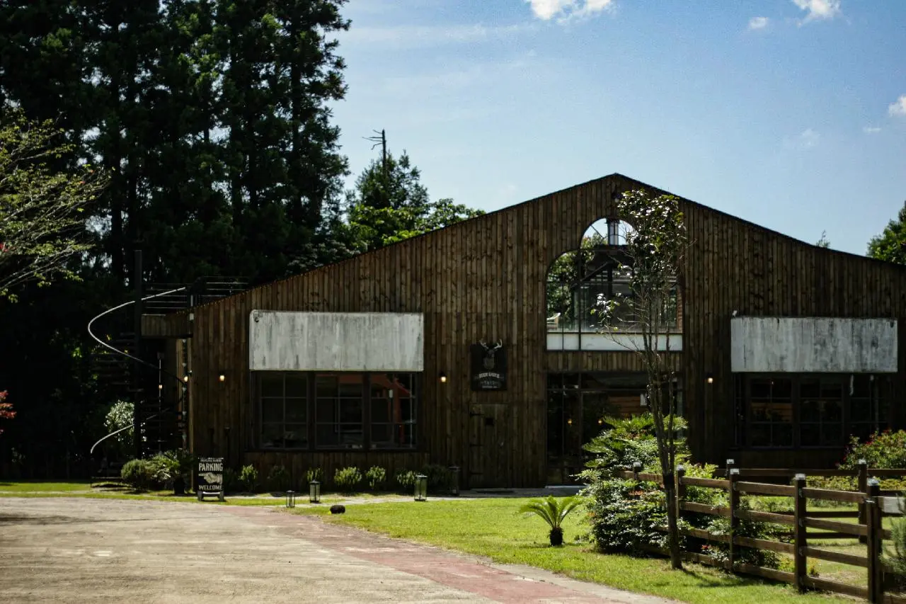 Chinbong Mountain Lodge (친봉산장)