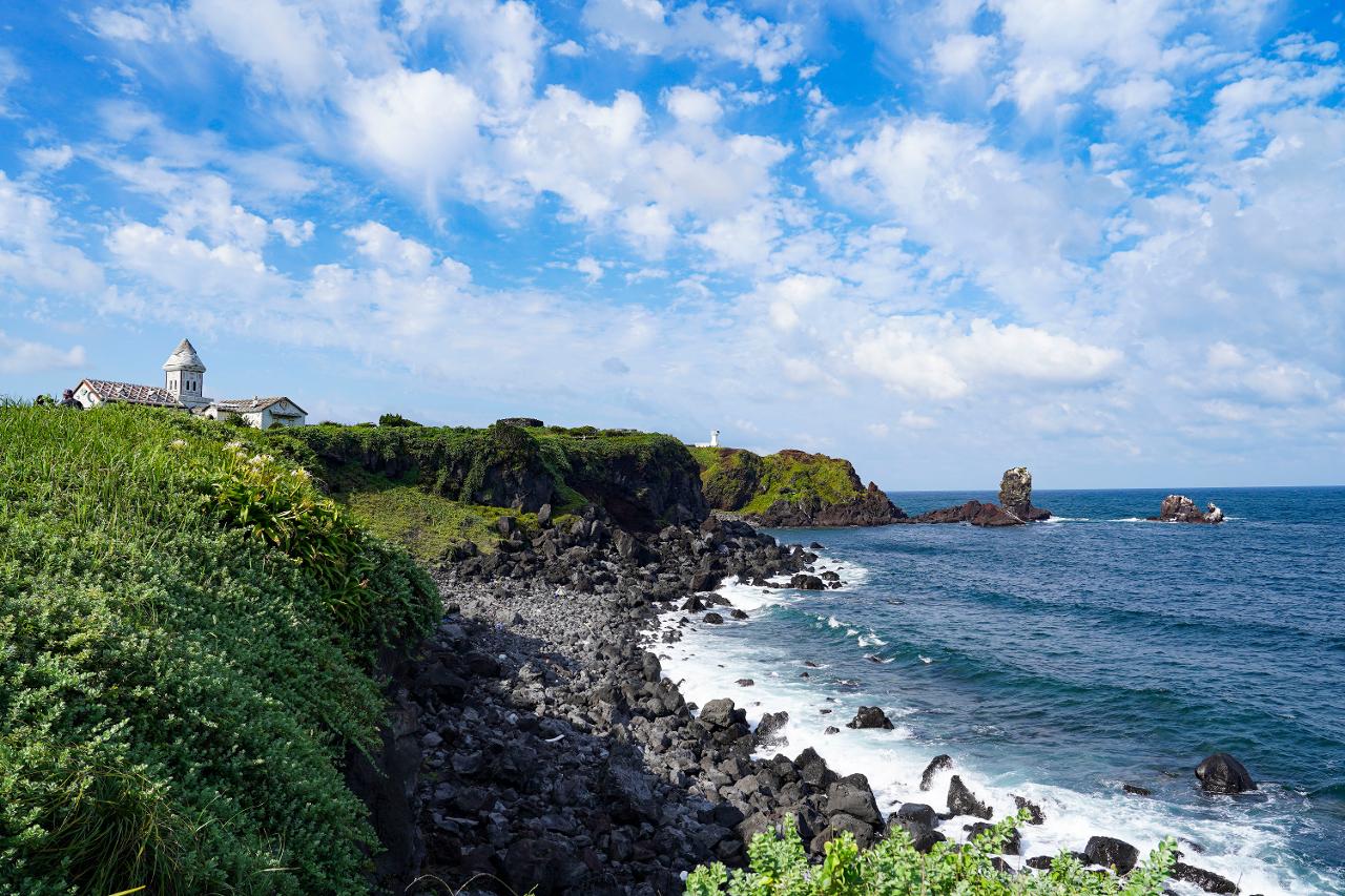 Seopjikoji Coastal View