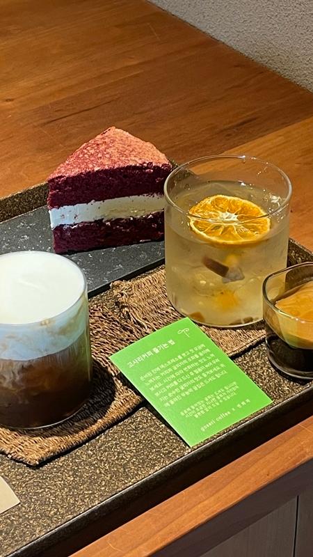 사진 스폿을 가진 카페 Best 3  <사진 스폿을 가진 카페>