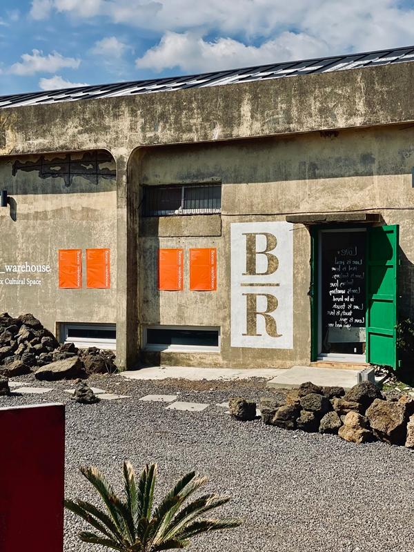 사진 스폿을 가진 카페 Best 3  <사진 스폿을 가진 카페>