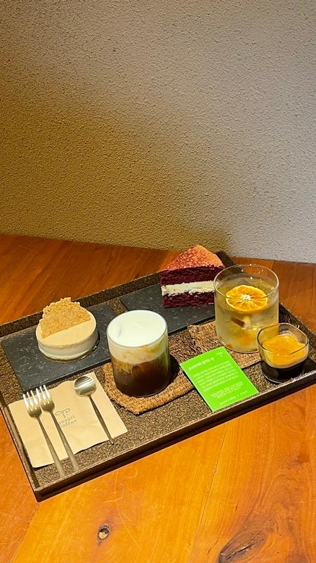 사진 스폿을 가진 카페 Best 3  <사진 스폿을 가진 카페>