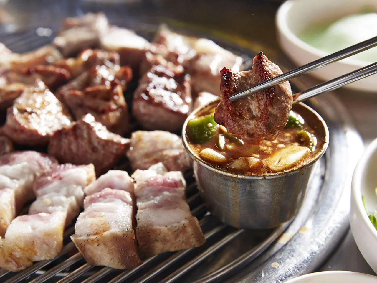 Donsadon (Pig’s In-laws) (돈사돈)