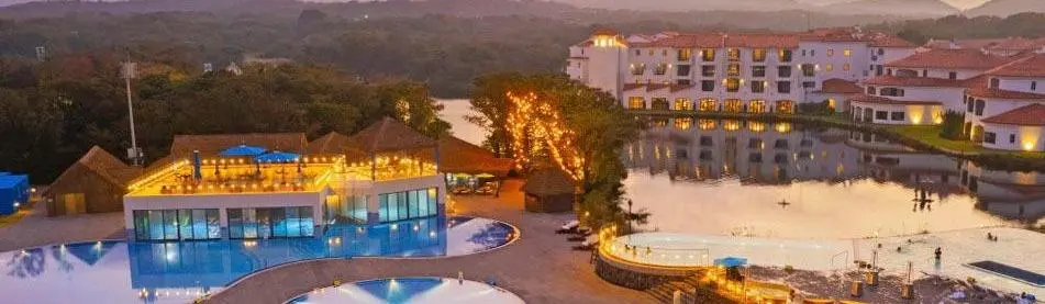 Ecoland HotelとEcoland Golf Clubがある朝鮮邑の実景