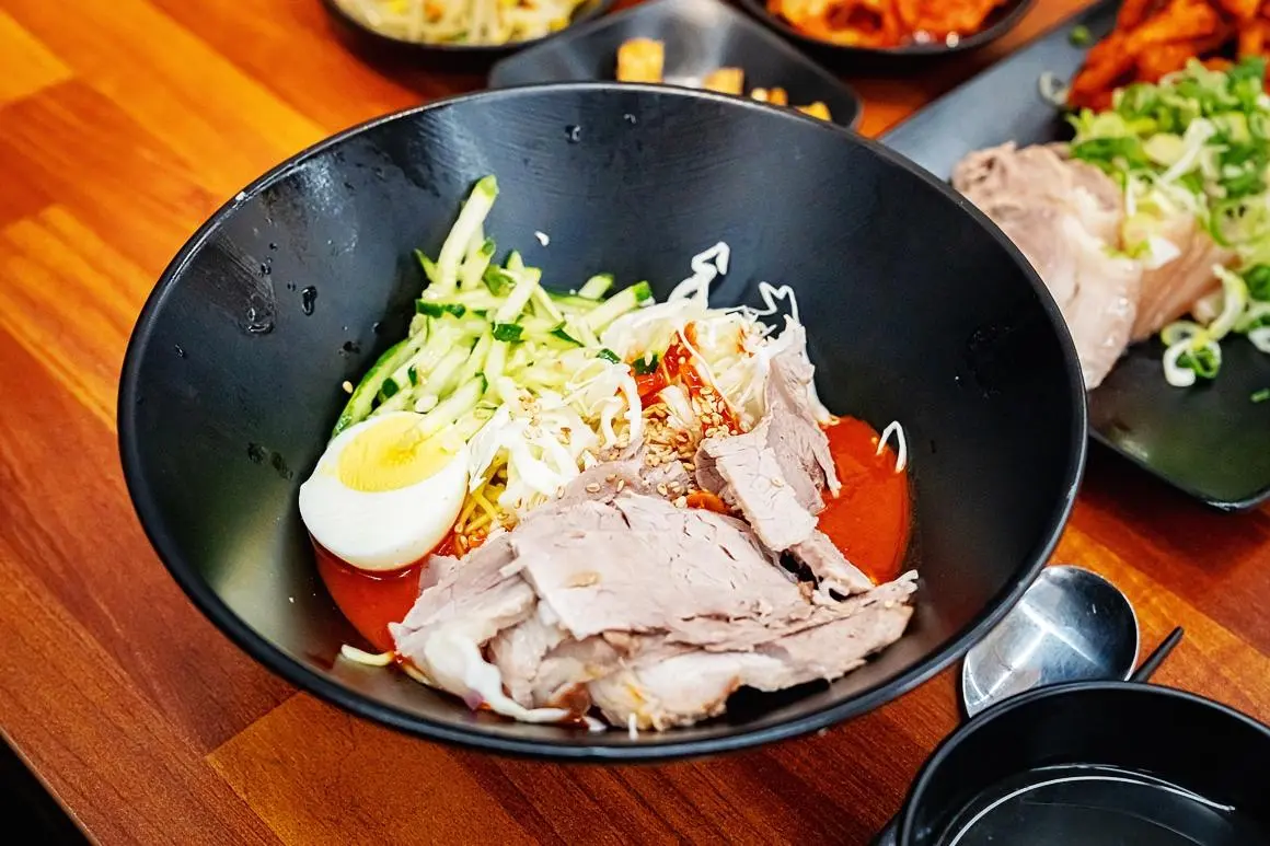 Noodle Factory (Myeongongjang, Myeonfactory) (면공장)