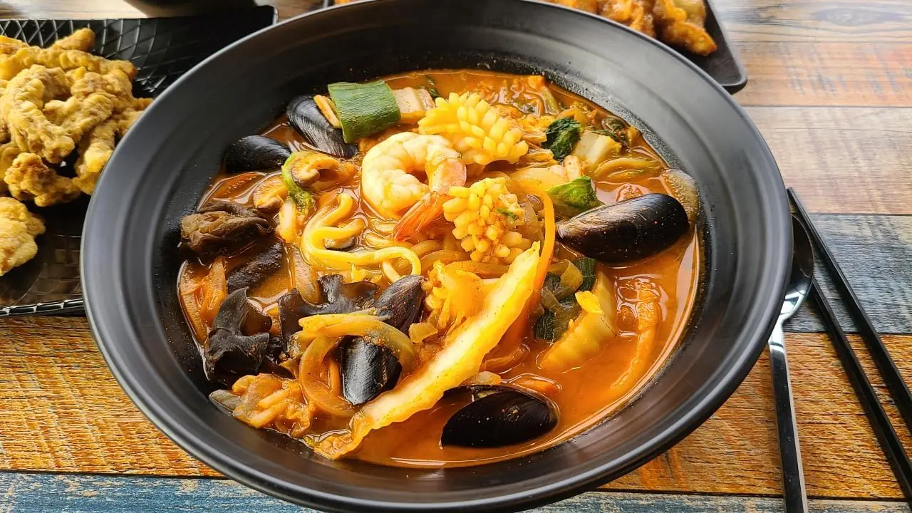 Kkume Geulin Jjajang (꿈에그린짜장 함덕본점)