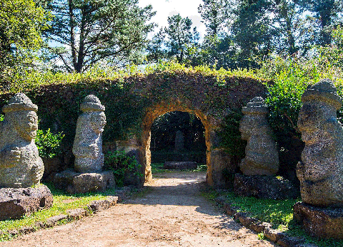 Bukchon Dolhareubang Art Museum