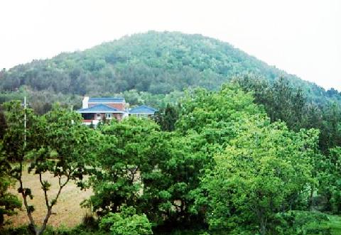 광이오름 (괭이오름, 肝列岳)